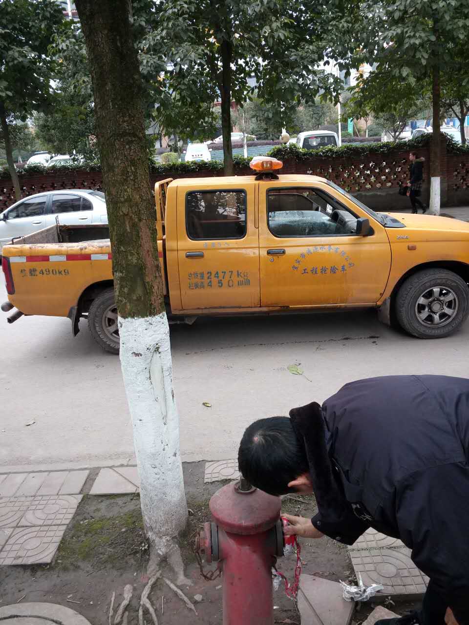 营销部开展春节前市政消火栓维护保养检查工作