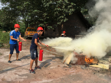 建恒公司组织开展2017年消防演练