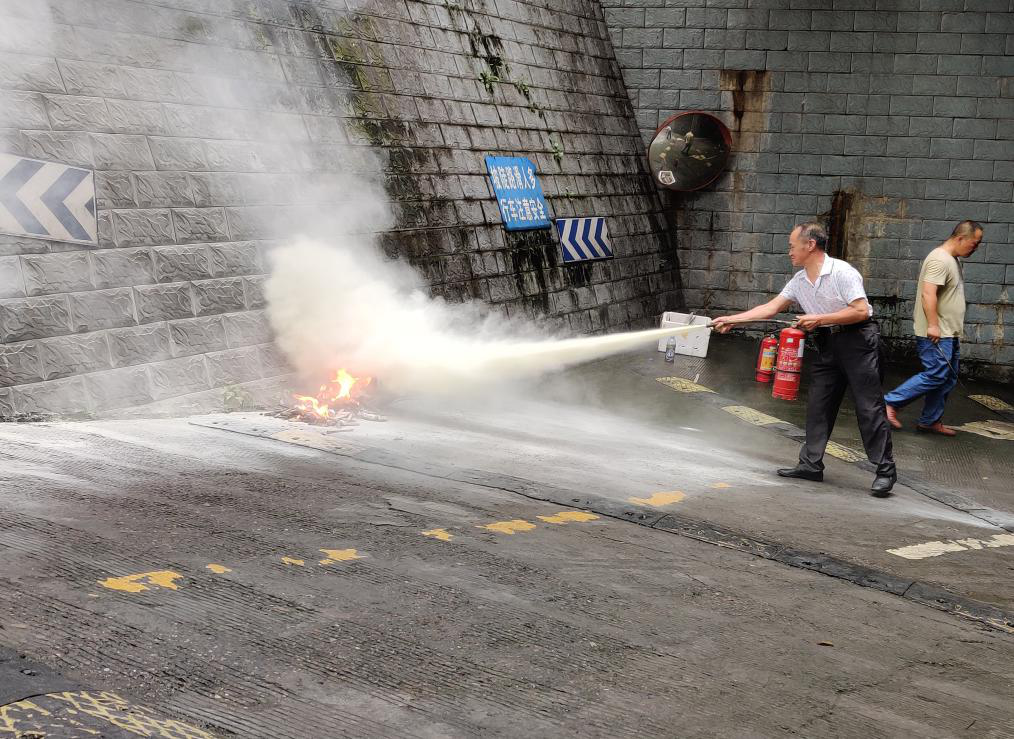 金沙农贸市场开展消防应急疏散演练